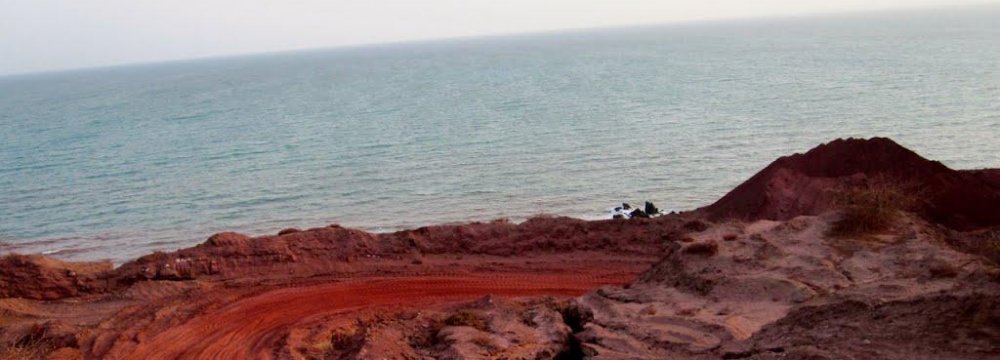 Illicit Mining at Hormuz Island Put on Hold 