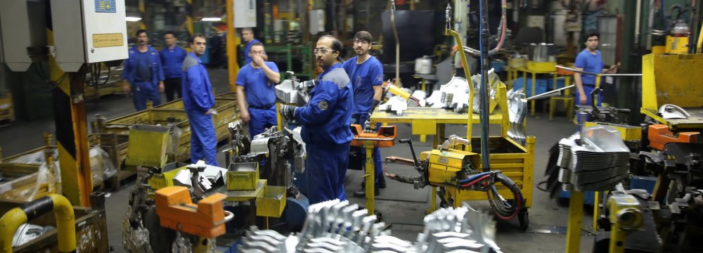 700,000 Jobs Threatened in Iran Auto Industry