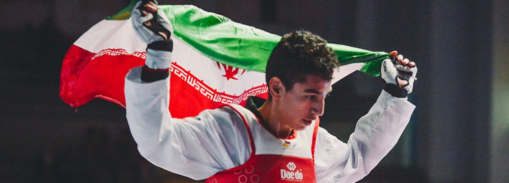 Hossein Lotfi of Iran won gold.