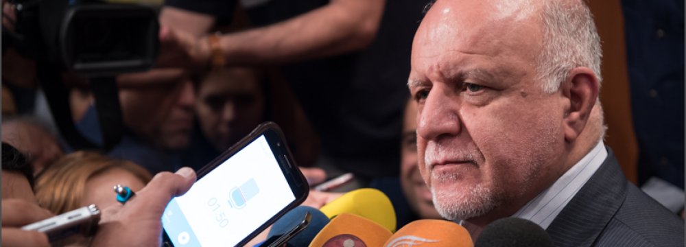 Zanganeh: Oil Output to Rise by 460m Barrels in Three Years