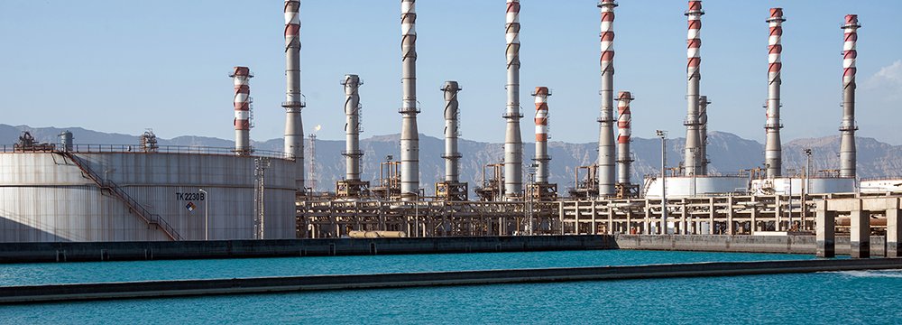 Iranian Refineries Prepare for Supplying IMO-Compliant Shipping Fuel 