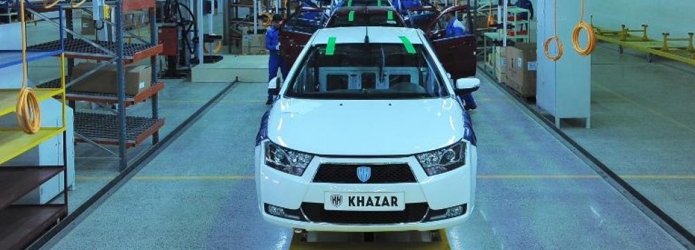 Iran Carmakers Expanding Operations in Syria, Azerbaijan