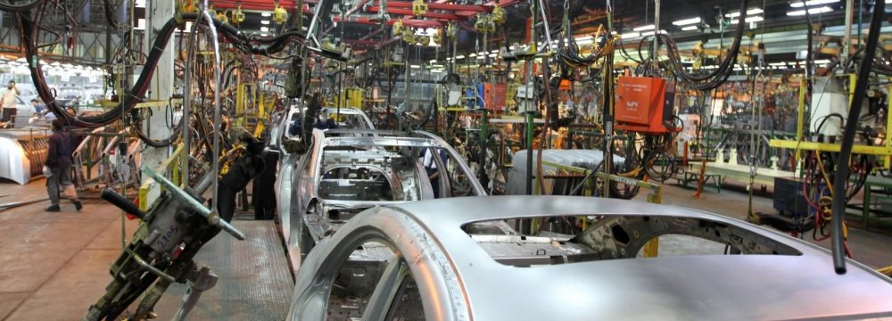 Iran Auto Output Down 32.5%