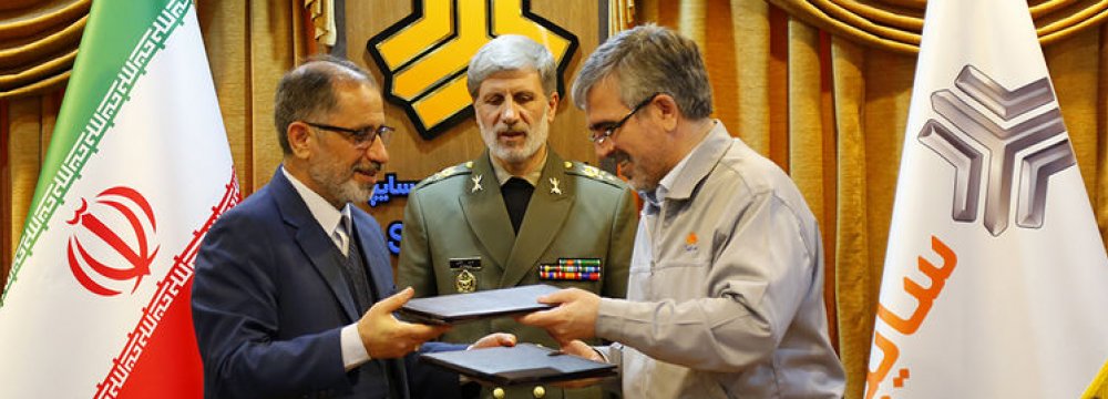 Iran: Defense Ministry Strengthening Collaborations With Automakers