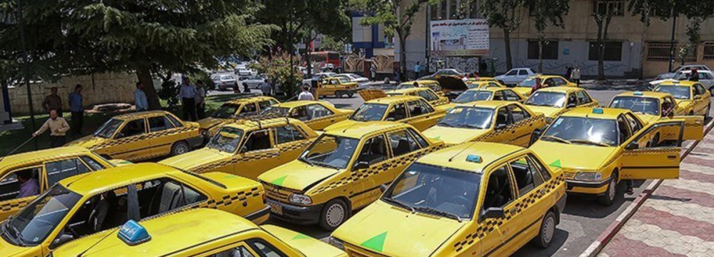 Soaring Car Prices Impede Taxi Renovation Program 
