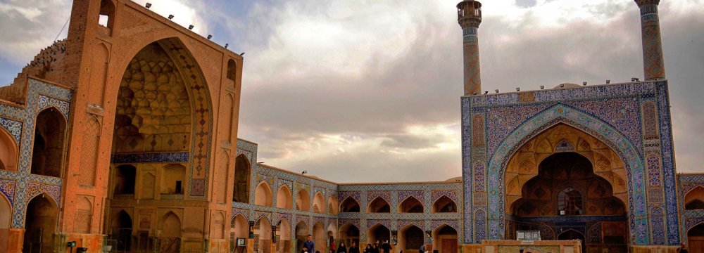 Isfahan Invests in Smart Transport