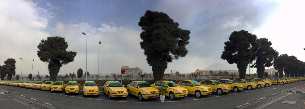 Iranian Carmaker to Help Renovate Taxis