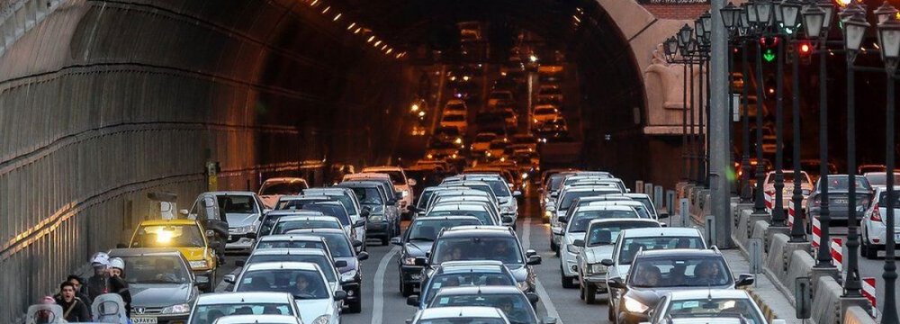 Heavy Traffic, Toxic Air Pollution Choking Tehran’s Roads, Residents 