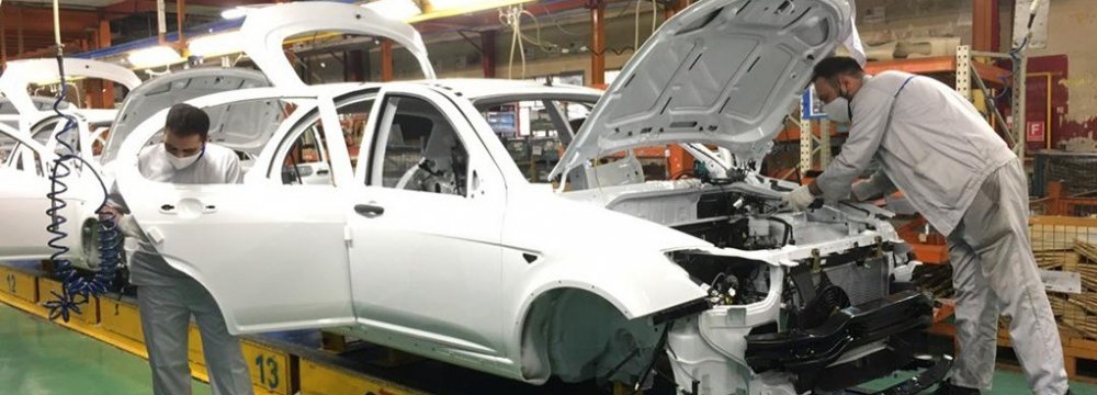 Iranian Carmakers’ Double-Pronged Strategy for Boosting Production 