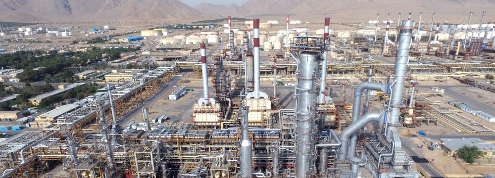 Isfahan Oil Refinery to Become Petro-Refinery Holding Company