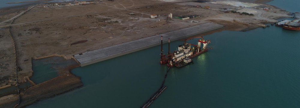 Iran to Launch Negin Port Container Terminal Phase 1