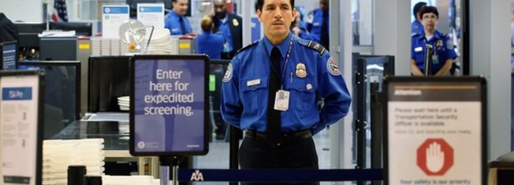 Ebola screening at US airports