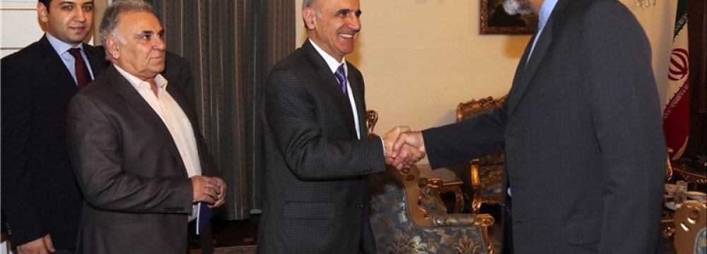 Deputy FM, Armenia Envoy Discuss Relations