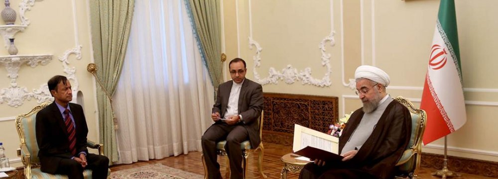 Rouhani Receives New Envoys