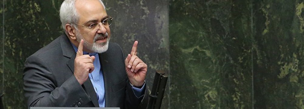 Zarif Briefs Lawmakers on Lausanne Statement