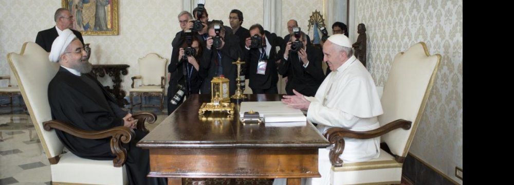 Pope Receives Rouhani 