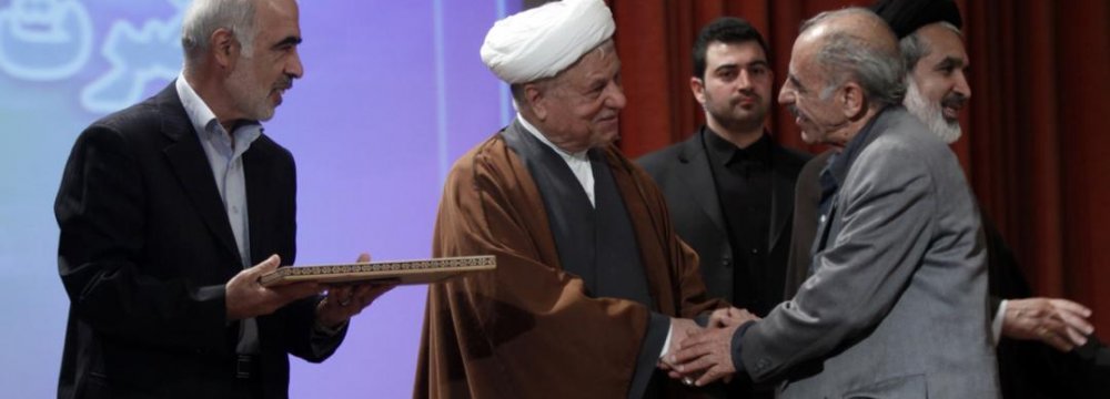 Rafsanjani Calls for Vigilance, Harmony  