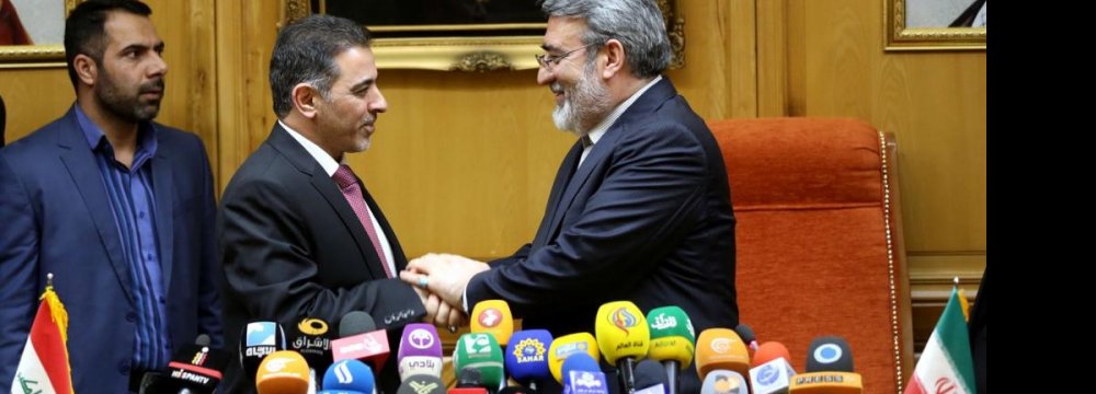 Iraqi Minister Reviews  Security,  Economic Ties 