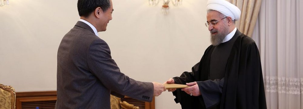 President Receives New Ambassadors  