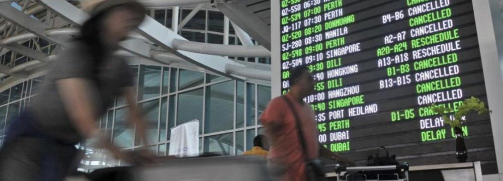 Volcanic Eruption Closes Bali Airport 