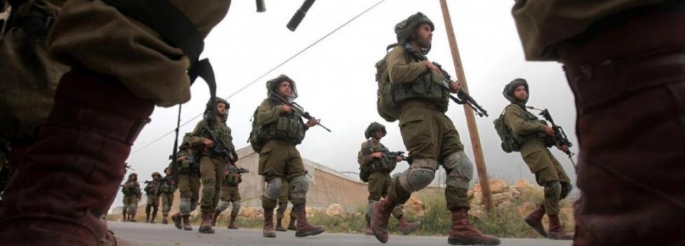 Israelis Kill  2 Palestinians 