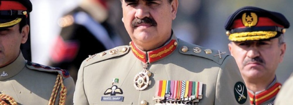 Pakistani Army Chief Leaves for Kabul 