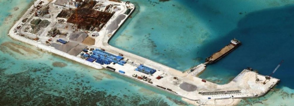 Obama Calls for Stopping S. China Sea Reclamation