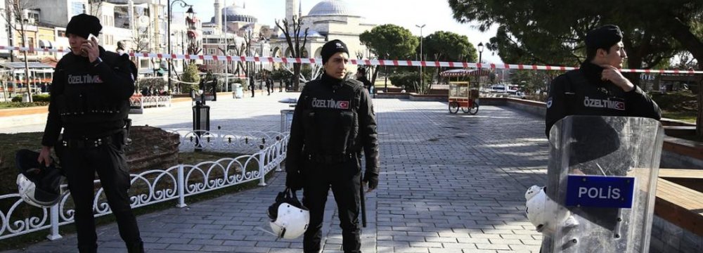 Istanbul Bomb Suspects Detained