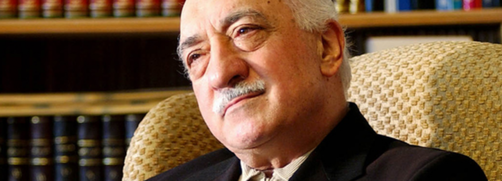 Turkey Puts Gulen on Trial 