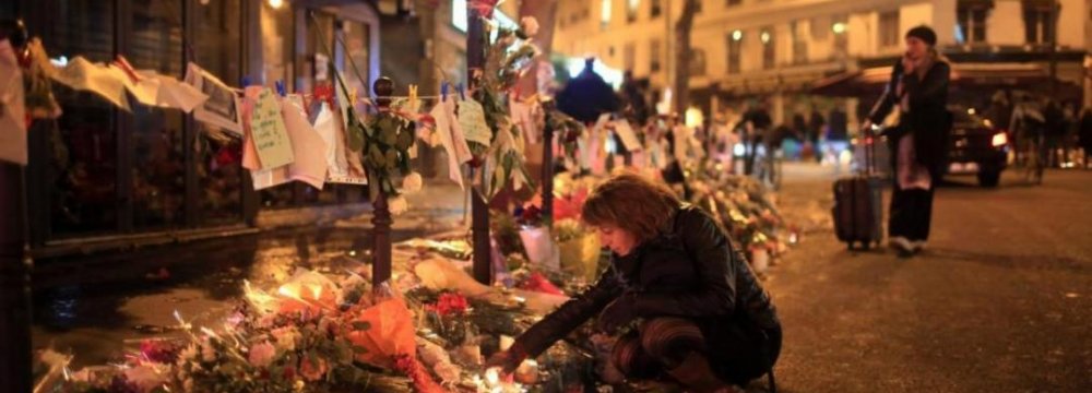 Parisians Honor the Dead