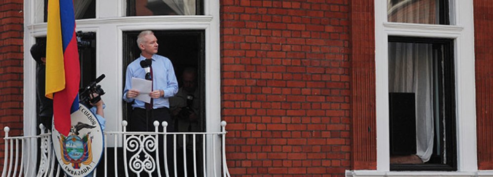Assange Stakeout Cost Brits $13.7m