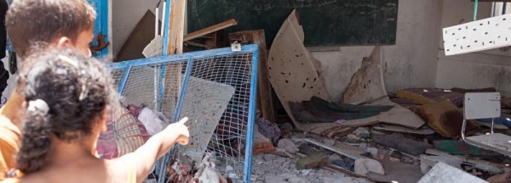 Gaza children return to school