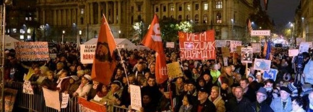 Hungarians Stage Anti-Corruption Protest