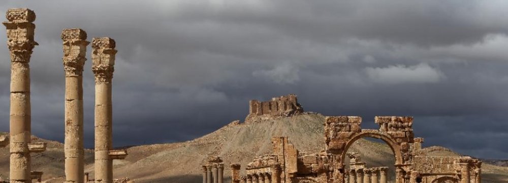 IS Blows Up Columns in Syria’s Palmyra 