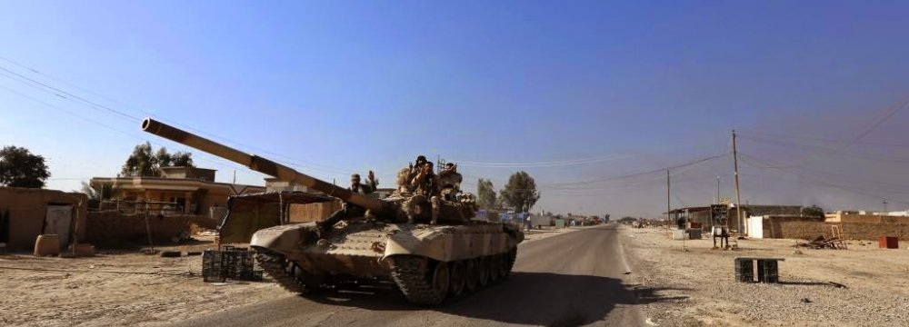 Iraq Deploys Tanks to Stop IS Push for East
