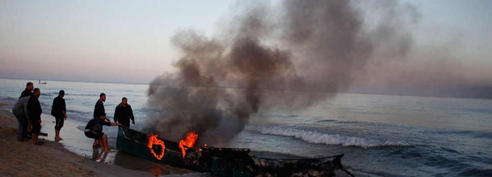 Israel Navy Attacks Palestinian Fishermen
