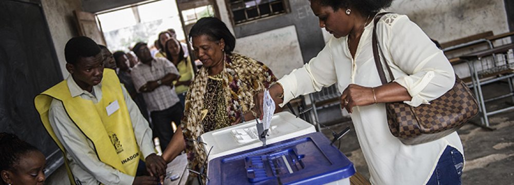 Mozambicans Vote Amid Desire for Change