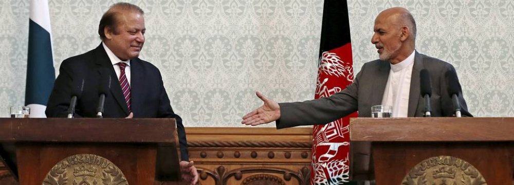 Ghani Initiates AfPak  Intelligence-Sharing Deal