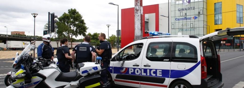 18 Hostages Freed in Paris Armed Attack