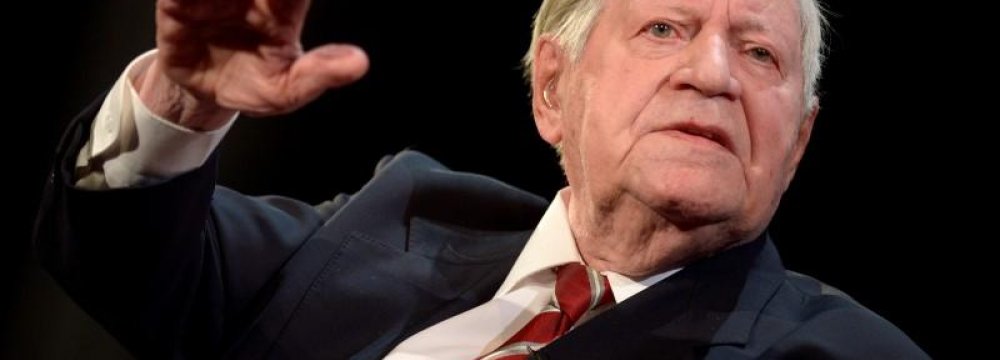 Helmut Schmidt Dies 