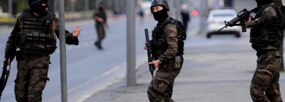 2 Killed in Turkey Clashes With Kurds