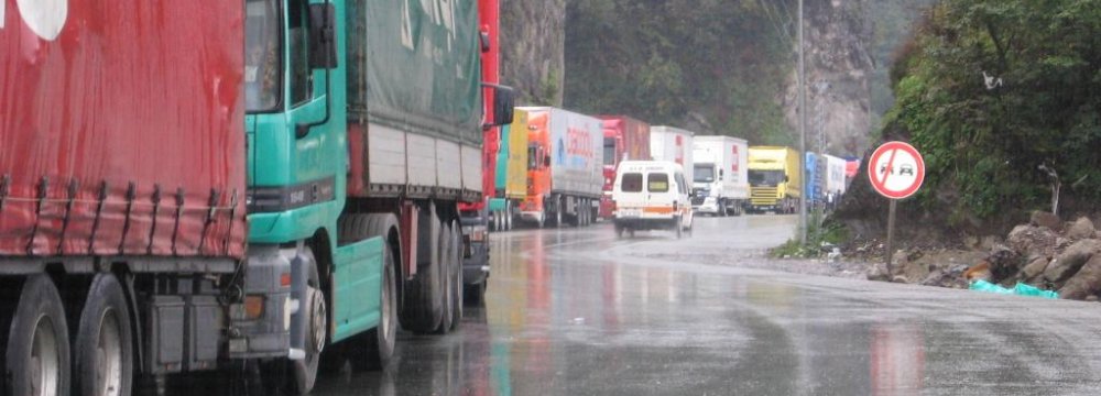 Truck Traffic Normal at Iran-Turkey Border