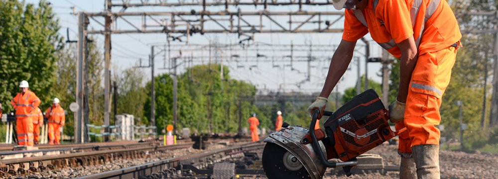 Iran, Russia Sign Rail Contract