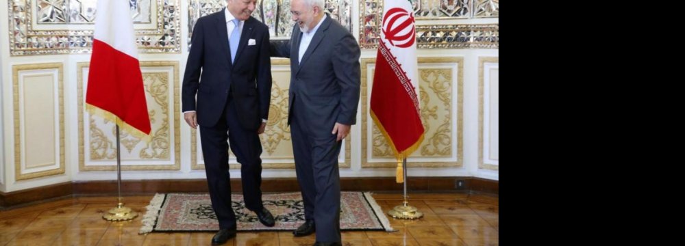 French Firms Trail  in Economic Rush to Iran 