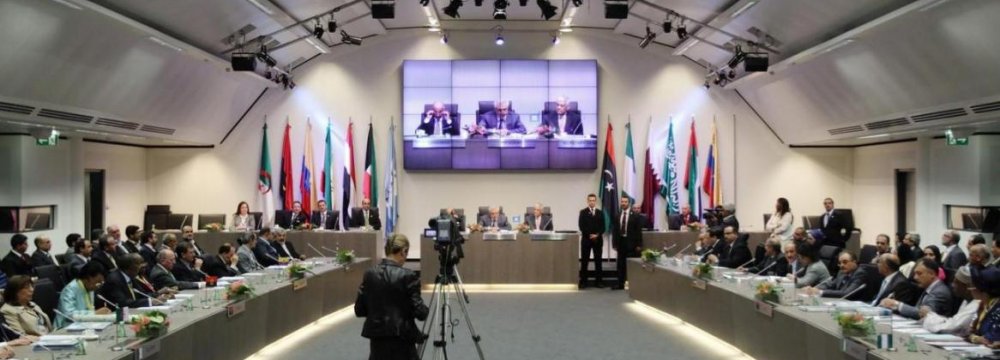 Algeria Calls for Non-OPEC Output Cut