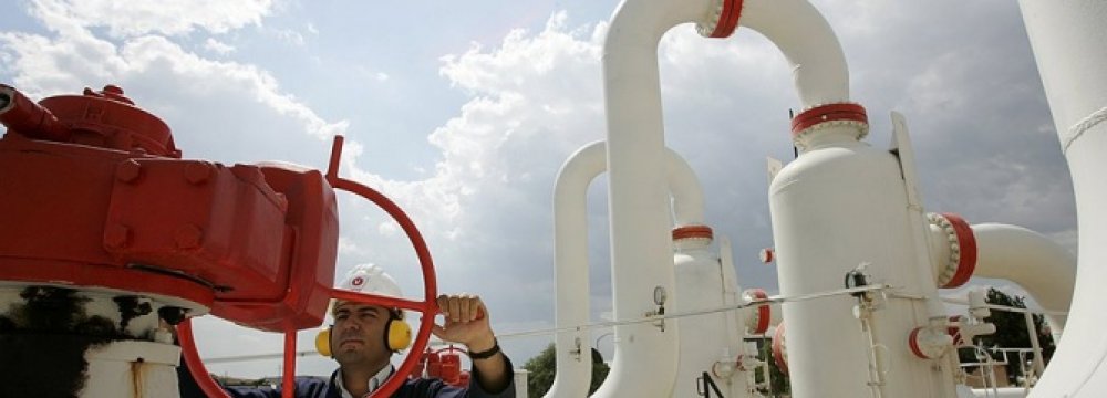 Austrian Firm Ready to Resume Oil Import