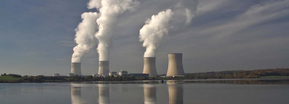 French Parliament Backs Nuclear Energy Cuts