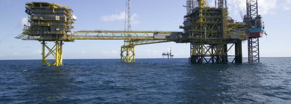Indonesia Awards Oil Blocks to Shell, Statoil