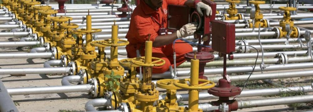 Bomb Hits Pipeline From Libyan El Sarir Oilfield