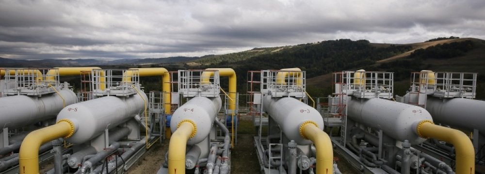 Russia Resumes Gas Supply to Ukraine